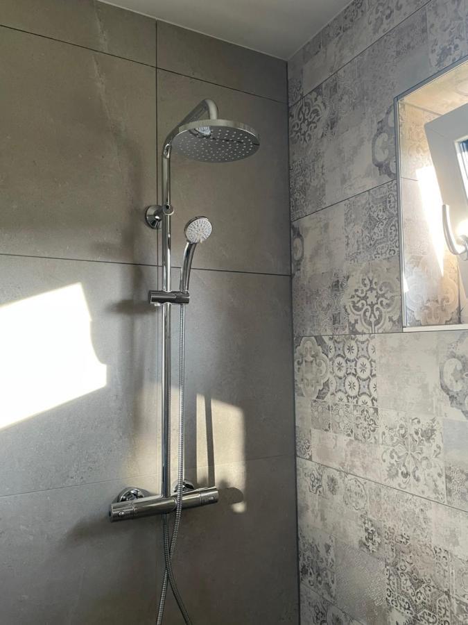 Luxury - Apartment Mit Balkon In Seenaehe غموندين المظهر الخارجي الصورة